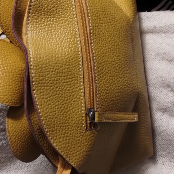 Yellow Mellow World Flower Crossbody with Adjustable Straps - Picture 4 of 5